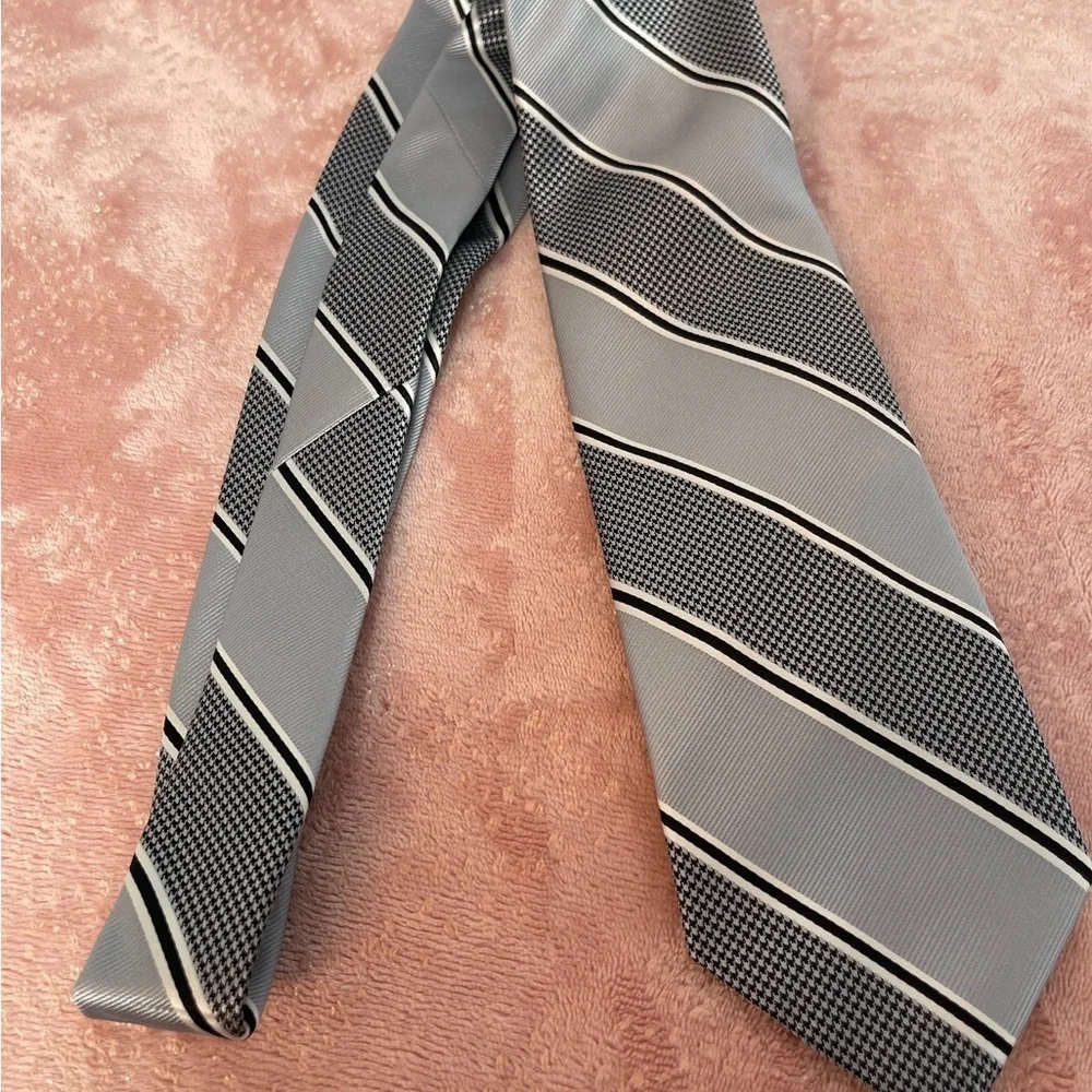 George Classic Black and Gray Striped Tie